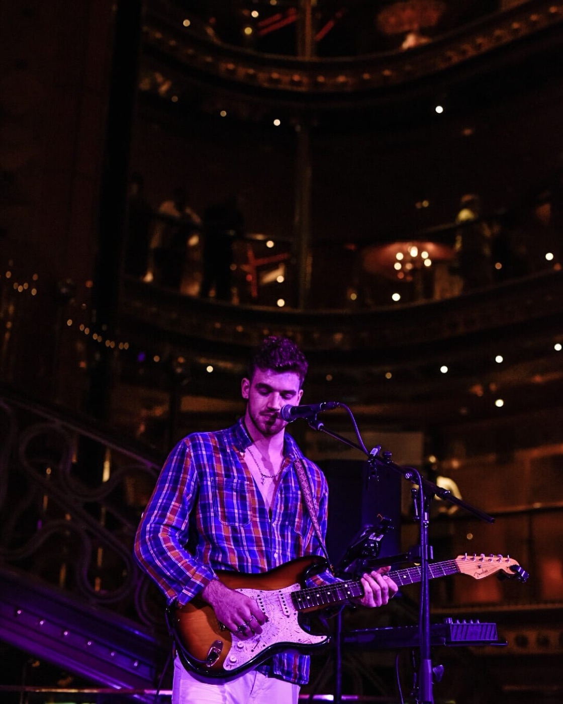 Roland Flynn performing