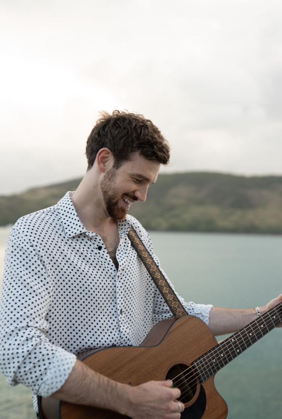 Roland Flynn performing